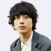 坂口健太郎、柴咲コウと初共演で初恋相手に!ドラマ「35歳の少女」