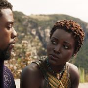 『ブラックパンサー』ナキア女優、チャドウィック・ボーズマンさんをしのぶ