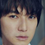 本郷奏多、大人の魅力全開!30歳の誕生日にカレンダーが発売