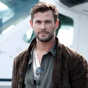 『マイティ・ソー』クリス・ヘムズワース、お天気キャスターに!情報番組に飛び入り参加