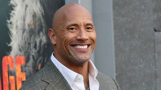 ロック様、壊れたゲートを引っぱがして仕事に行く