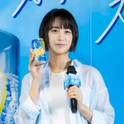 山本美月、瀬戸康史と結婚後初の公の場で笑顔