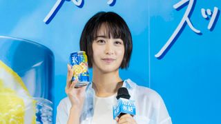 山本美月、瀬戸康史と結婚後初の公の場で笑顔