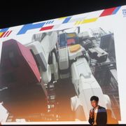 動く実物大ガンダム、足の裏までこだわり