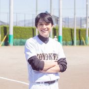 背番号1!吉沢亮の爽やかすぎる野球ユニフォーム姿