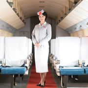 広瀬すず、SPドラマで戦後初のCAに!レトロ可愛い制服姿も公開