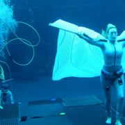 『アバター』続編の女優陣、水中で6~7分息を止められるようになる