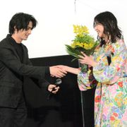 横浜流星が粋なサプライズ!吉高由里子とファンを喜ばせる