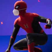 スパイダーマンもマスク着用!トム・ホランドが呼びかけ「マスクしようね」