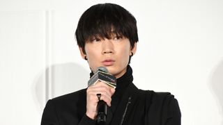 綾野剛、撮影現場で北川景子から観察される