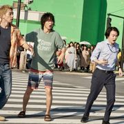 山崎賢人&土屋太鳳、5年ぶり共演に「お互い強くなった」<「今際の国のアリス」撮影現場レポート>