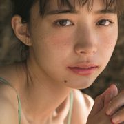 水着&すっぴんも!仮面ライダー美女・井桁弘恵の初写真集