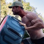 『マイティ・ソー』クリス・ヘムズワース、恐ろしいほどムキムキに!マーベル共演者も戦慄