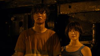 ひびく銃声…山崎賢人が“おに”と遭遇する「今際の国のアリス」本編映像