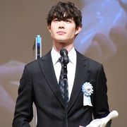 宮沢氷魚、初の映画賞に感無量!海外作品にも意欲