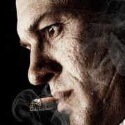 トム・ハーディがアル・カポネに!最晩年を描く『カポネ』2月公開