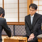 ナイツ土屋伸之が羽生善治役、鈴木福が藤井聡太役!ドラマ「うつ病九段」