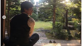 ステキな表情…三浦春馬さんの『天外者』ショットを蓮佛美沙子が公開