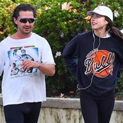 元カノ達から告発されたシャイア・ラブーフ、『ワンハリ』女優とラブラブ