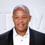 ドクター・ドレーが脳動脈瘤損傷で搬送