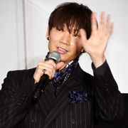 綾野剛、舘ひろしの“背中で語る”格好良さを継承