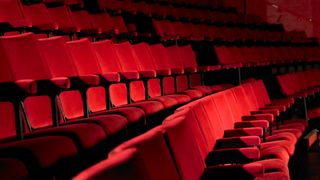 2020年映画興収、前年比54.9%の1,432億円 入場者ほぼ半減