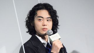 菅田将暉、綾野剛と応援合戦!?主演映画イベントでライバル作品も宣伝
