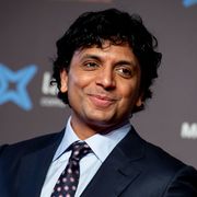 シャマラン新作、舞台は人間が急激に老化するビーチ!予告編公開