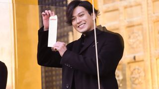 新田真剣佑『ブレイブ -群青戦記-』ヒット祈願で見事に大吉!