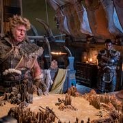 ハリウッド版『モンスターハンター』大団長は“映画の象徴”!ゲームのコスチュームも完全再現