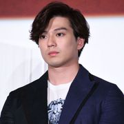 新田真剣佑、高校生たちに語学の大切さ説く!
