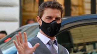 トム・クルーズ、コロナと闘う医療従事者をサプライズ訪問