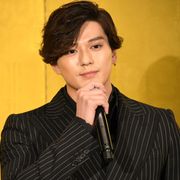 新田真剣佑『ブレイブ -群青戦記-』で共演の松山ケンイチが「まだ怖い」