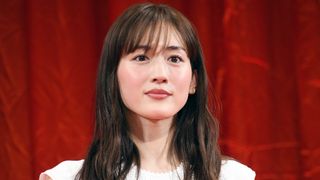 綾瀬はるかの可愛すぎる“あっち向いてホイ”にメロメロ