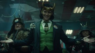 マーベルドラマ「ロキ」予告編公開!謎の組織に捕まったロキに任務が