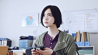 平手友梨奈が銃を手に…『ザ・ファブル』新カット!