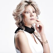 小池栄子、眉なし&白髪姿!『地獄の花園』地上最強OL役で強烈な存在感