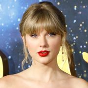 テイラー・スウィフト、新作映画でクリスチャン・ベイルらと共演