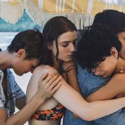 そのビーチでは急激に老化する…シャマラン監督の新作、8.27公開!日本版予告も