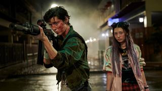 余命24時間の冷酷な暗殺者が少女と出会い…日本舞台のアクションスリラー『Kate』9月10日Netflixで配信