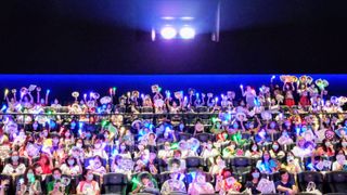 嵐、初のライブフィルムが世界初上映!サプライズで松本潤のメッセージ映像も