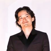 池松壮亮、初の韓国ロケで現地クルーに感謝 オダギリジョーとの飲み会エピソードも