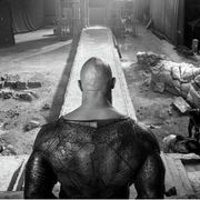 ロック様、DC映画『ブラック・アダム』セット&スーツ姿をチラ見せ