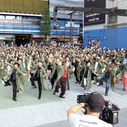 妻夫木聡も踊る!『唐人街探偵』お祭り感あふれるエンディング映像