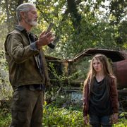 サバイバル能力高すぎ…『ドント・ブリーズ2』盲目老人が育てている少女に注目!