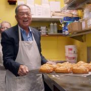 アメリカンドリームを掴んだ男の真実とは?『ドーナツキング』予告編が公開