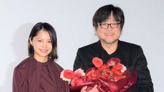 宮崎あおい、“リアルお母さん”になって細田守監督と久々の対面!
