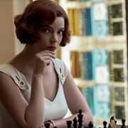 第73回エミー賞、Netflixが席巻!「ザ・クラウン」「クイーンズ・ギャンビット」最多受賞