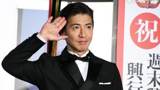 木村拓哉が破顔『マスカレード・ナイト』100万人突破!