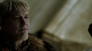 ベン・アフレック、ブロンドヘアーで憎まれ主君役 親友マット・デイモンと火花散らす